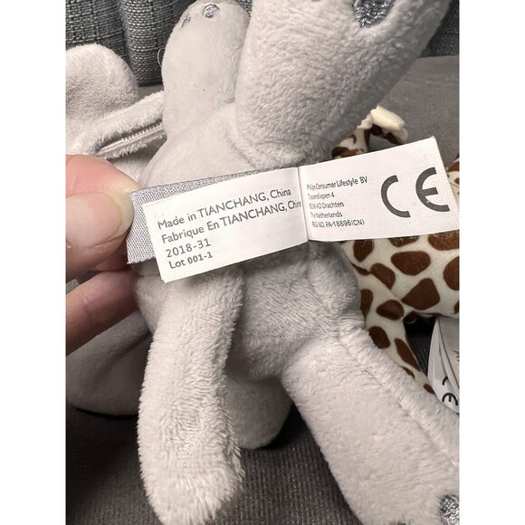 Philips AVENT Snuggle Pacifier Holder Elephant Giraffe Lovey Plush Stuffed Lot - Picture 10 of 14